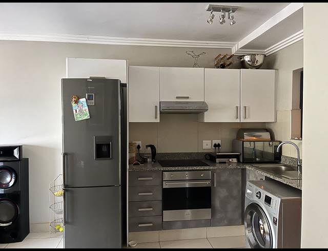 2 BEDROOM APARTMENT FOR SALE IN UMHLANGA CENTRAL